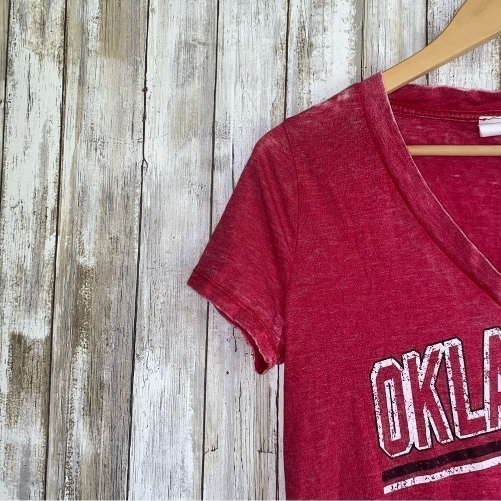 Oklahoma Sooners V Neck Tee Women’s Medium Red Heather Boomer Sooners Game Day - Picture 3 of 4